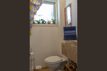 Casa para alugar com 200m², 6 quartos e 4 vagasBanheiro 5