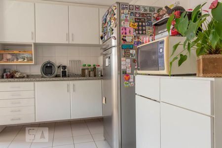 Casa para alugar com 200m², 6 quartos e 4 vagasCozinha