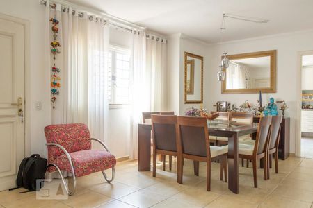 Sala de casa à venda com 6 quartos, 200m² em Vila Morse, São Paulo