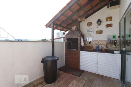 Casa à venda com 221m², 3 quartos e 2 vagas Churrasqueira