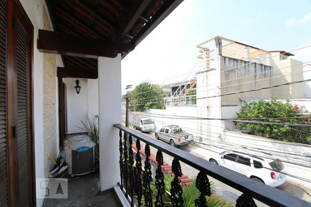 Casa à venda com 221m², 3 quartos e 2 vagasvaranda