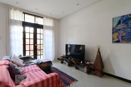 Sala de casa à venda com 3 quartos, 221m² em Pechincha, Rio de Janeiro