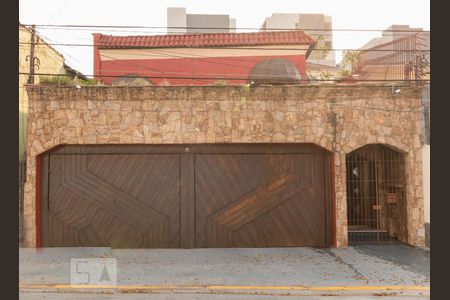 Casa à venda com 630m², 6 quartos e 5 vagasFachada 