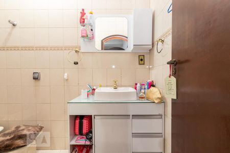 Casa à venda com 630m², 6 quartos e 5 vagasBanheiro suíte 3