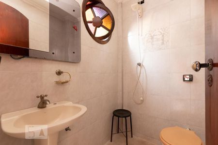 Casa à venda com 630m², 6 quartos e 5 vagasBanheiro de serviço