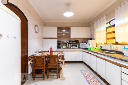 Casa à venda com 630m², 6 quartos e 5 vagasCozinha