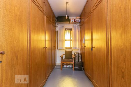 Casa à venda com 630m², 6 quartos e 5 vagasCloset suíte 2