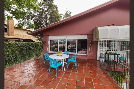 Casa à venda com 269m², 4 quartos e 2 vagas Casa à venda com 269m², 4 quartos e 2 vagasSacada