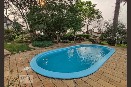 Casa à venda com 269m², 4 quartos e 2 vagas Casa à venda com 269m², 4 quartos e 2 vagasPiscina