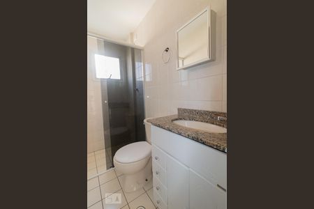 Banheiro de apartamento para alugar com 2 quartos, 60m² em Vila Amália (zona Norte), São Paulo