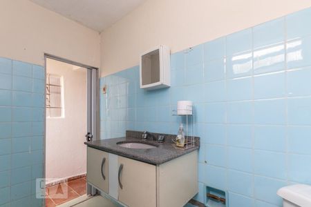 Banheiro  de casa à venda com 2 quartos, 70m² em Vila Ré, São Paulo