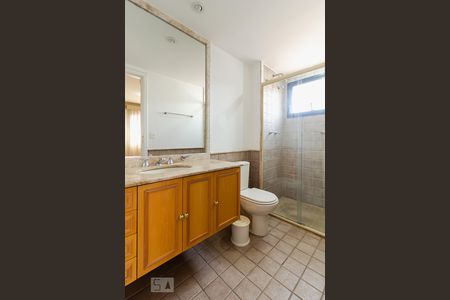 Banheiro da suíte de apartamento à venda com 2 quartos, 58m² em Indianópolis, São Paulo