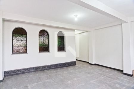 Casa à venda com 250m², 4 quartos e 2 vagasGaragem