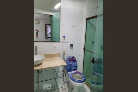 Apartamento à venda com 240m², 3 quartos e sem vagaBanheiro da Suíte