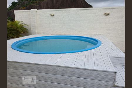 Apartamento à venda com 240m², 3 quartos e sem vagapis