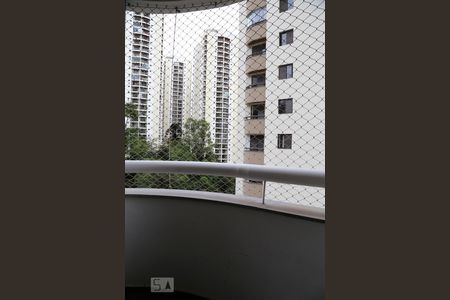 Apartamento para alugar com 110m², 3 quartos e 1 vagavaranda