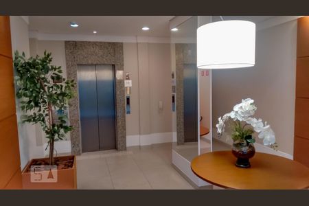 Apartamento para alugar com 50m², 2 quartos e 1 vaga Apartamento para alugar com 50m², 2 quartos e 1 vagaHall do elevador