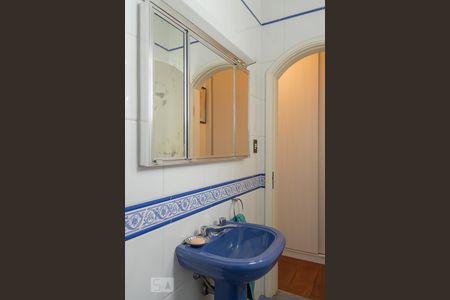 Casa à venda com 580m², 6 quartos e 4 vagasBanheiro do Quarto 1