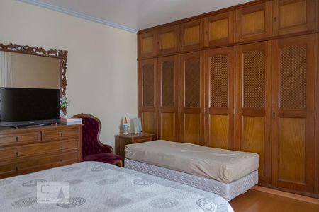 Casa à venda com 580m², 6 quartos e 4 vagasQuarto 2