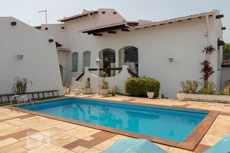 Casa à venda com 580m², 6 quartos e 4 vagasPiscina