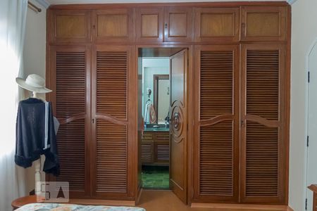 Casa à venda com 580m², 6 quartos e 4 vagasQuarto 3