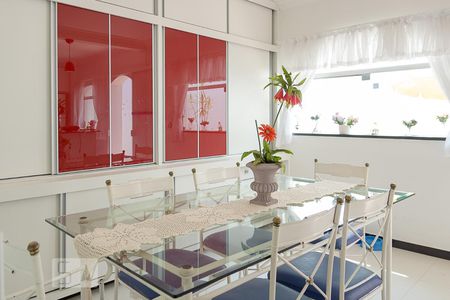 Casa à venda com 580m², 6 quartos e 4 vagasCozinha