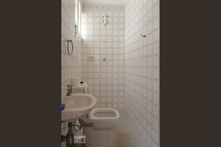 Casa à venda com 580m², 6 quartos e 4 vagasBanheiro Externo