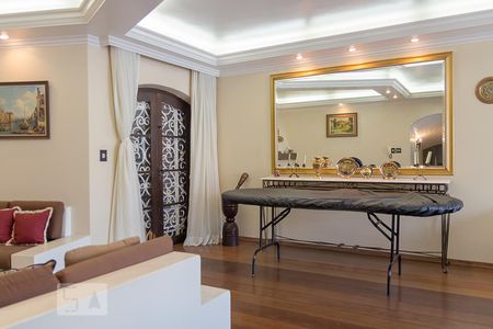 Sala 2 de casa para alugar com 6 quartos, 580m² em Jardim São Caetano, São Caetano do Sul