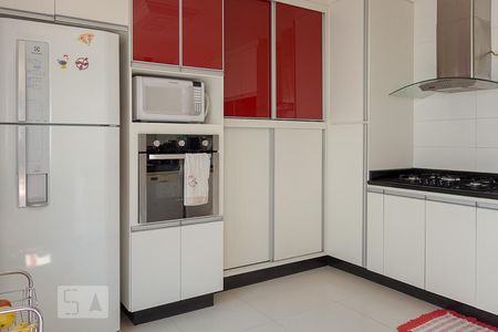 Casa à venda com 580m², 6 quartos e 4 vagasCozinha