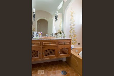 Casa à venda com 580m², 6 quartos e 4 vagasBanheiro do Quarto 2