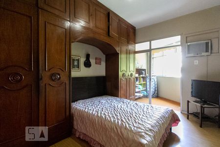 Apartamento à venda com 156m², 3 quartos e 1 vagaSuite