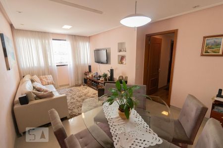 Apartamento à venda com 90m², 3 quartos e 1 vaga Apartamento à venda com 90m², 3 quartos e 1 vagaDetalhe Sala
