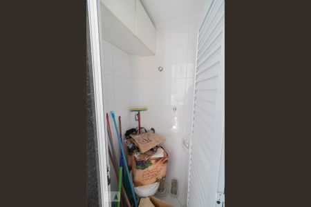 Apartamento à venda com 90m², 3 quartos e 1 vaga Apartamento à venda com 90m², 3 quartos e 1 vagaBanheiro de Serviço