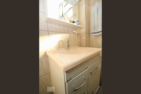 Banheiro de apartamento para alugar com 1 quarto, 35m² em Higienópolis, Rio de Janeiro