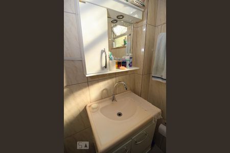 Banheiro de apartamento para alugar com 1 quarto, 35m² em Higienópolis, Rio de Janeiro