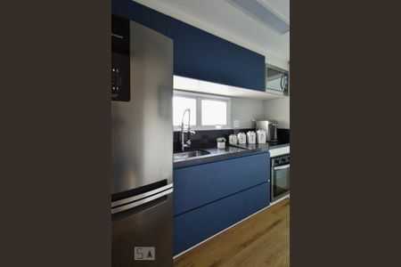 Cozinha de apartamento para alugar com 2 quartos, 50m² em Vila Bertioga, São Paulo