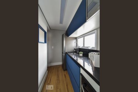 Cozinha de apartamento para alugar com 2 quartos, 50m² em Vila Bertioga, São Paulo