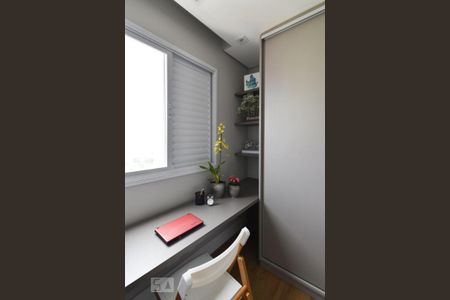 Quarto 1 de apartamento para alugar com 2 quartos, 50m² em Vila Bertioga, São Paulo