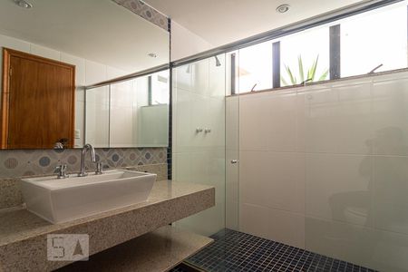 Apartamento à venda com 572m², 4 quartos e 3 vagasBanheiro Suite 3