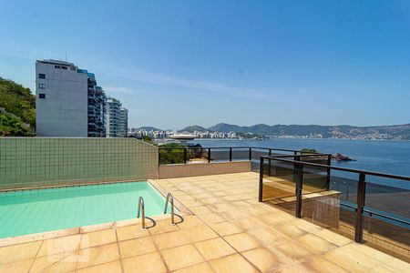 Apartamento à venda com 572m², 4 quartos e 3 vagasÁrea comum - Piscina