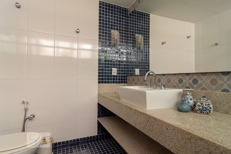 Apartamento à venda com 572m², 4 quartos e 3 vagasBanheiro Suite 3