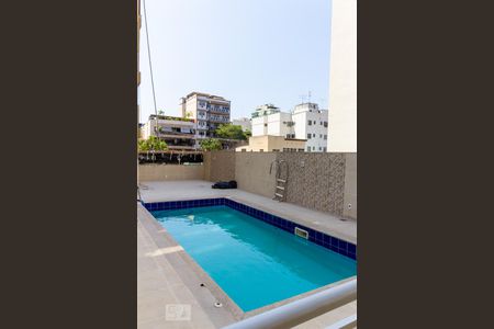 Apartamento para alugar com 65m², 2 quartos e 1 vaga Apartamento para alugar com 65m², 2 quartos e 1 vagaÁrea comum - Piscina