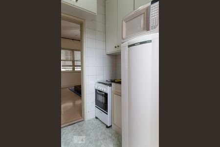 Cozinha de apartamento para alugar com 1 quarto, 58m² em República, São Paulo
