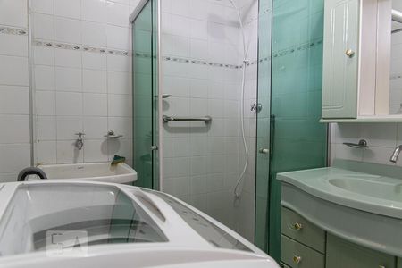 Banheiro de apartamento para alugar com 1 quarto, 58m² em República, São Paulo