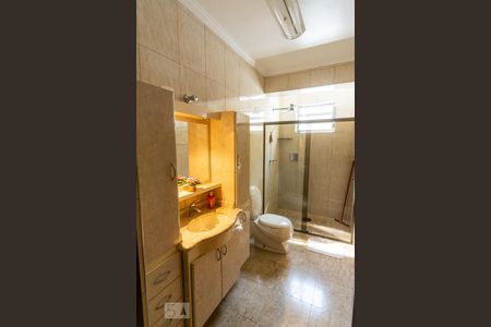 Casa à venda com 350m², 3 quartos e 4 vagas Casa à venda com 350m², 3 quartos e 4 vagasBanheiro da Suíte 1