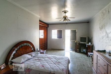 Casa à venda com 350m², 3 quartos e 4 vagas Casa à venda com 350m², 3 quartos e 4 vagasSuíte 2