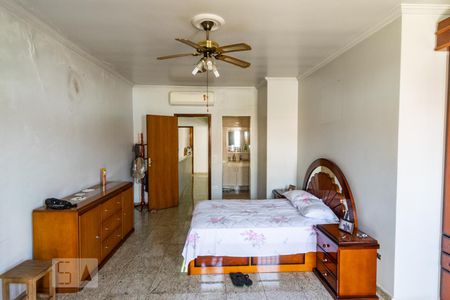 Casa à venda com 350m², 3 quartos e 4 vagas Casa à venda com 350m², 3 quartos e 4 vagasSuíte 2