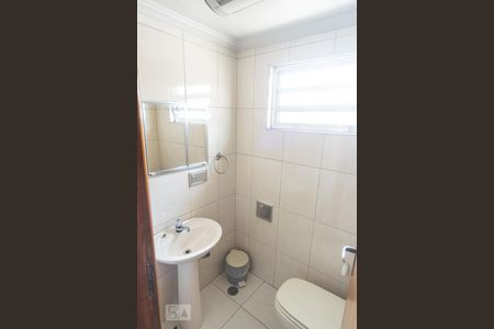 Casa à venda com 350m², 3 quartos e 4 vagas Casa à venda com 350m², 3 quartos e 4 vagasBanheiro