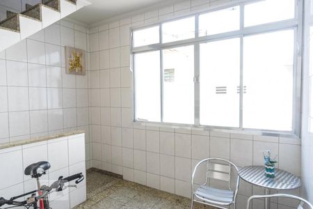 Casa à venda com 350m², 3 quartos e 4 vagas Casa à venda com 350m², 3 quartos e 4 vagasSalão