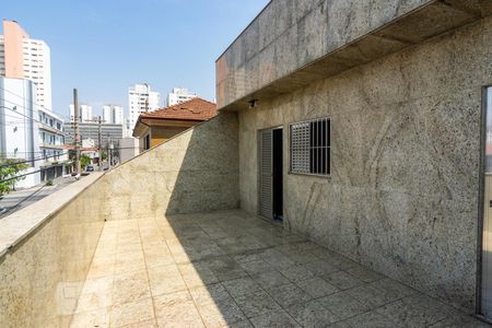 Casa à venda com 350m², 3 quartos e 4 vagas Casa à venda com 350m², 3 quartos e 4 vagasVaranda